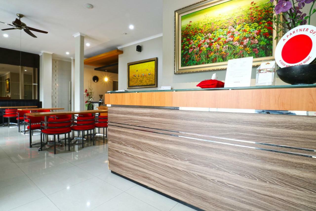 Chiaro Hotel Syariah Сідоарджо Екстер'єр фото