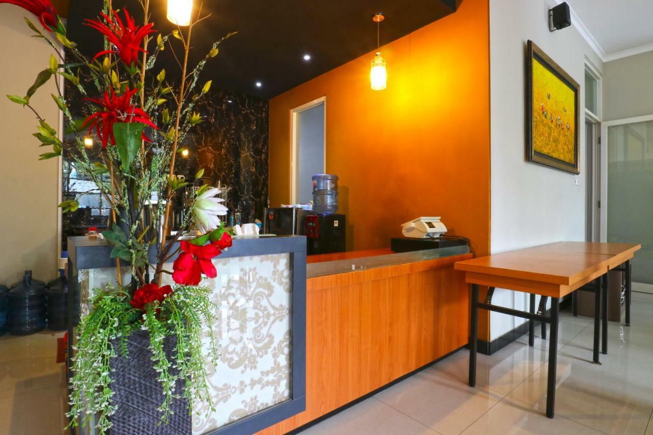 Chiaro Hotel Syariah Сідоарджо Екстер'єр фото