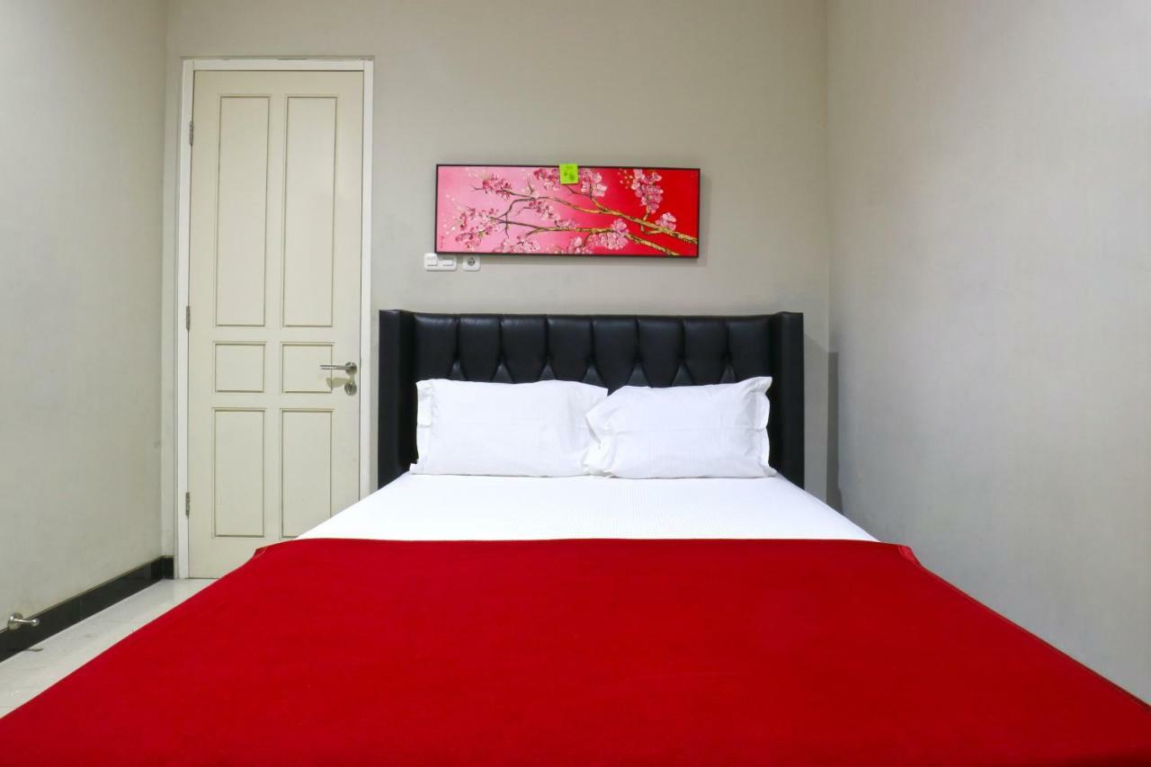 Chiaro Hotel Syariah Сідоарджо Екстер'єр фото